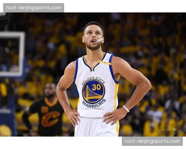 勇士库里绝平掘金用奔袭战术 诠释经典战术现代适应性 勇士库里绝平掘金用奔袭战术 诠释经典战术现代适应性